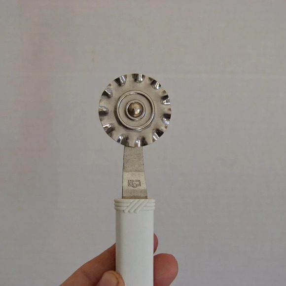 Vtg Pair of Italian Pastry Cutters - Picture 2 of 4